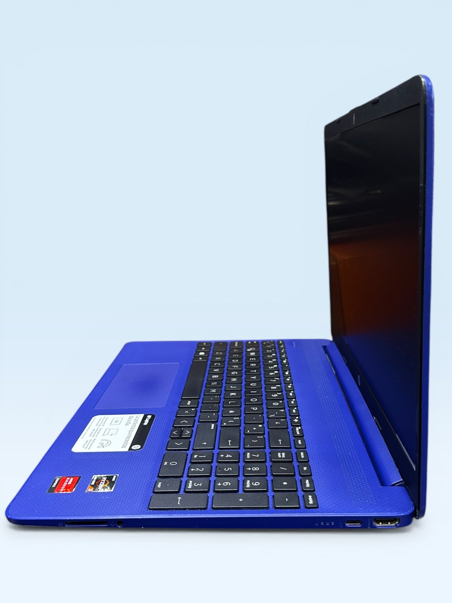 Laptop HP 15.6" - AMD Ryzen 3-4300U, 12GB RAM, 256GB SSD