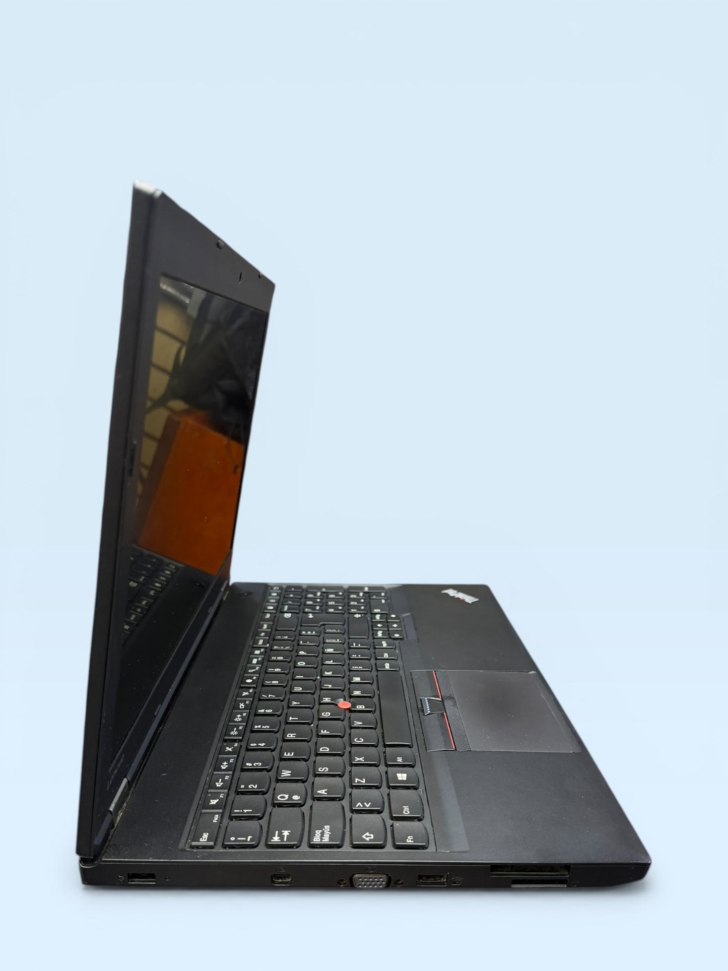Laptop Lenovo ThinkPad L560 15.6" - Intel Core i5-6300U, 8GB RAM, 240GB SSD