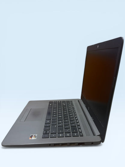 Laptop HP 14" - AMD Ryzen 3-3300U, 8GB RAM, 256GB SSD
